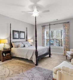 Julia Krusac | The Mountain Team Real Estate Team | RE/MAX Town & Country