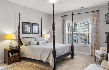 Julia Krusac | The Mountain Team Real Estate Team | RE/MAX Town & Country