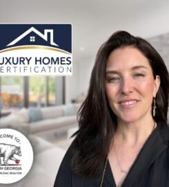 Julia Krusac | The Mountain Team Real Estate Team | RE/MAX Town & Country
