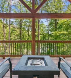 Julia Krusac | The Mountain Team Real Estate Team | RE/MAX Town & Country