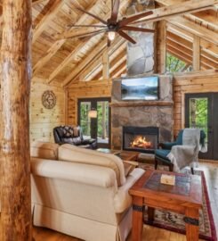 Julia Krusac | The Mountain Team Real Estate Team | RE/MAX Town & Country