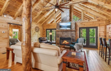 Amy Klassen | The Mountain Team | RE/MAX Town & Country